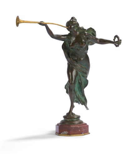 null D'après Théodore RIVIERE

"Victoire"

Sujet en bronze à patine verte

Socle...