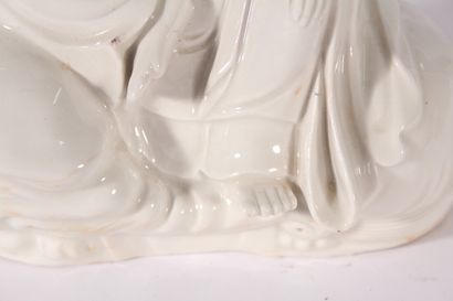 null Statuette de Guanyin en porcelaine blanc de Chine 

Chine, XXème siècle

Représentée...