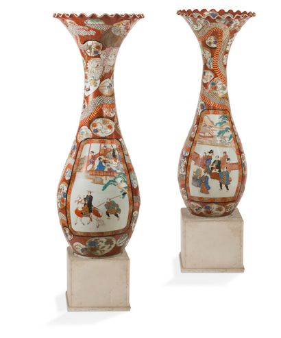 null Paire de grands vases en porcelaine Kutani

Japon, fin du XIXème-début du XXème...