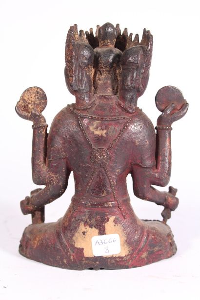 null Statuette d'Avalokitesvara en fonte de fer laquée or et rouge

Chine, XXème...