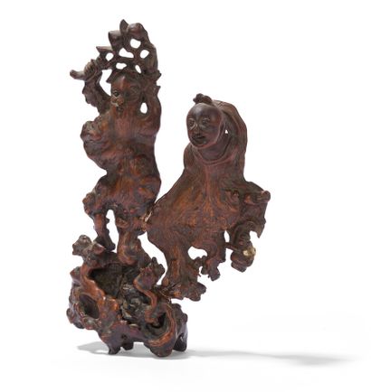 null Groupe en racine sculptée 

Chine, XXème siècle

Représentant deux personnages,...