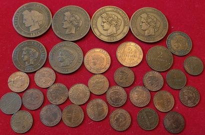 null Cérès. 32 monnaies : 10 Centimes (4 ex.), 5 Centimes (2 ex.), 2 Centimes (4...