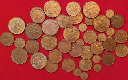 null Dupuis. 45 monnaies : 10 Centimes (10 ex.), 5 Centimes (21 ex.), 2 Centimes...
