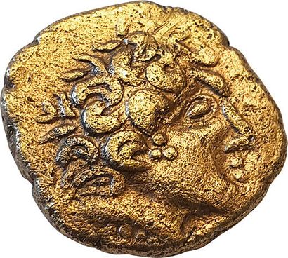 null Carnutes. 1st century B.C. Pale gold statere. D.T 2530/32. 6,6grs. Rare. TT...