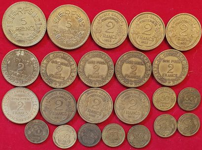 null IIIe République. 23 monnaies : 2 Francs CDC 1927 (5 ex.), 1926 (SUP), 2 Francs...