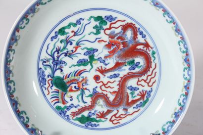 null Deux assiettes en porcelaine à décor de dragons et Phoenix

Chine, Moderne

D.:...