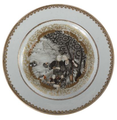 null Gold and grey porcelain plate

China, mid 18th century

With central decoration...