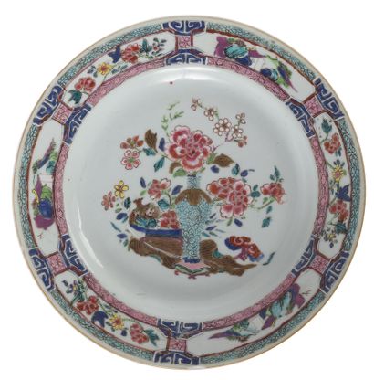 null Pair of Famille Rose porcelain plates

China, 18th century

Decorated with flowering...