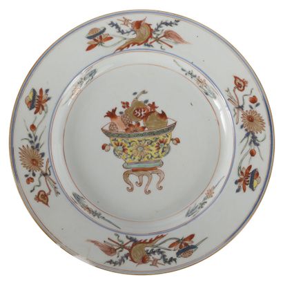 null Assiette en porcelaine Imari chinois

Chine, XVIIIème siècle

A décor central...
