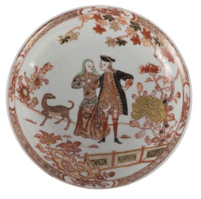 null Imari green porcelain dish 

China, circa 1730

Decorated with a European couple...
