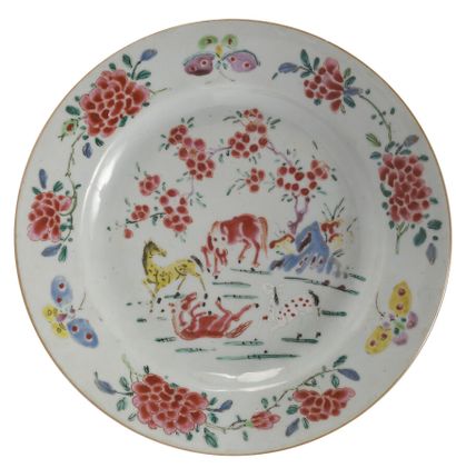 null Famille rose porcelain plate

China, 18th century

Decorated with four horses...