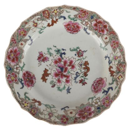 null Nine Famille Rose porcelain plates

China, 18th century

Decorated with peonies,...