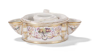 null Bordeaux

Circular porcelain inkwell with one handle, two cups and two penholders,...