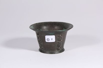 null Bronze mortar decorated with four double baluster buttresses. Loire Valley,...