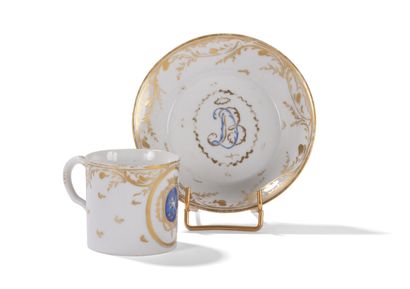 Bordeaux

Cup litron and its saucer with...