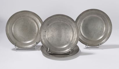 AURILLAC - Four plates with molded edge,...