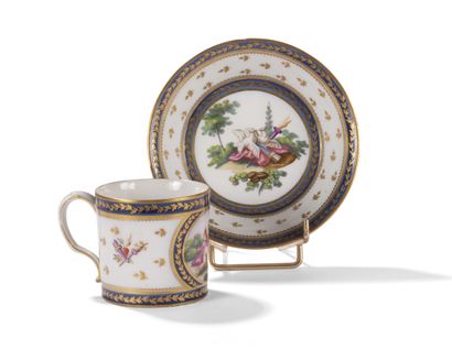 Bordeaux

Porcelain cup and saucer with polychrome...