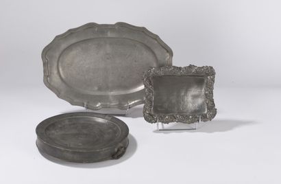 null LILLE - Oval dish with turned up ends and heating plate, hallmark of Jean-Baptiste...