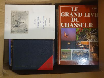 null CHASSE - VÉNERIE - CHASSE à COURRE
Un carton (30 à 40 volumes environ) d'ouvrages...