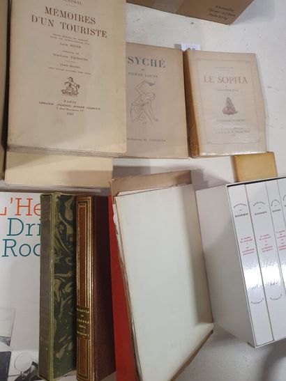 null LITTÉRATURE
Réunion d'une quinzaine de volumes : Bibliothèque des histoires...