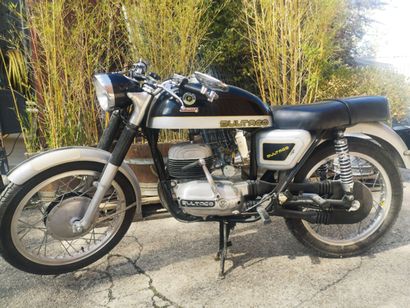 null 
Motocyclette BULTACO Metralla M42 
du 02/11/1968, de couleur noir et argent....
