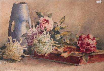 null Madeleine RENAUD (1900-1994)

"Composition aux roses, chrysanthèmes et vase"

Aquarelle...