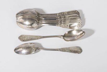 null TWELVE COFFEE SPOONS IN SILVER MINERVE

950 thousandths with decoration of lambrequins...