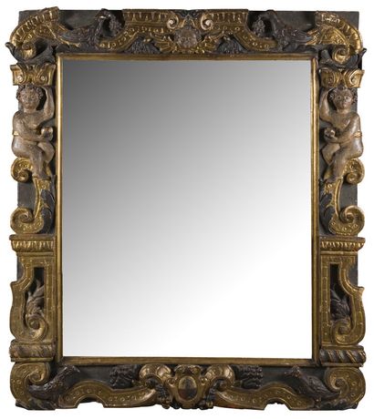 null IMPORTANT MIROIR BOISERIE EN BOIS PEINT ET DORÉ

de forme rectangulaire, à décor...