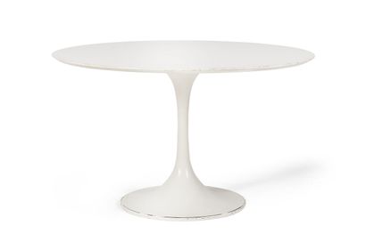 null TRAVAIL DES ANNÉES 1970
« Tulip »
Table ronde.
Le pied en ABS laqué blanc, le...