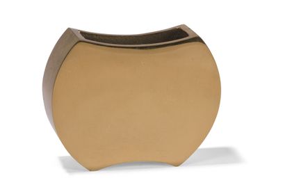 null Monique GERBER (XXth)
"Untitled" years 1970
Lenticular vase with concave sides.
Proof...
