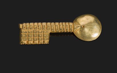 null Janine BOUISSOU (XXe)
Broche clé en bronze doré.
Signée au dos.
L.: 7,8 cm.

Janine...