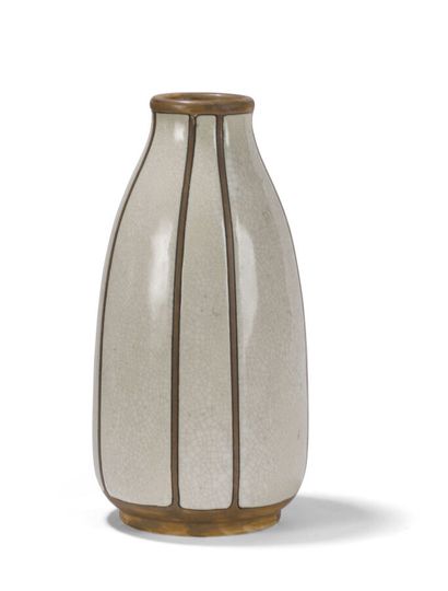 null Charles CATTEAU (1880-1966) & GRÈS KÉRAMIS LA LOUVIÈRE
" 896 "
Vase obus with...