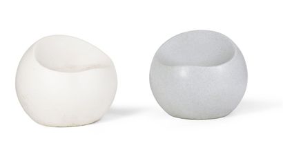 null Finn STONE (b. 1970) XLBOOM PUBLISHER
"Ball chair
Pair of garden chairs of the...