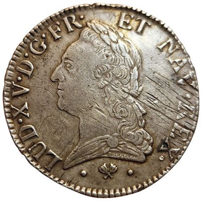 null Louis XV. Ecu with old head. 1774 L. Bayonne. 29grs. Gad.323. TTB