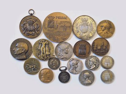 null Lot of 18 various medals, copper and silver plated copper. 19th and 20th c....