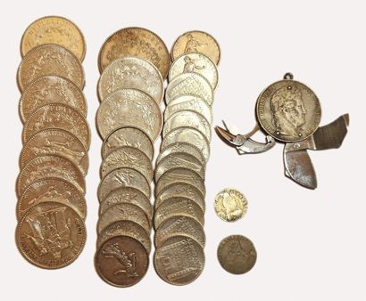 null Lot de 32 monnaies argent : 50 Frs Hercule, 10 Frs Hercule (x10), 5 Frs Semeuse...