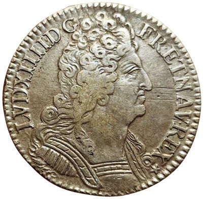 null Louis XIV. Demi-Ecu aux 3 couronnes. 1710 A. Paris. 15,05grs. Gad.199. TTB