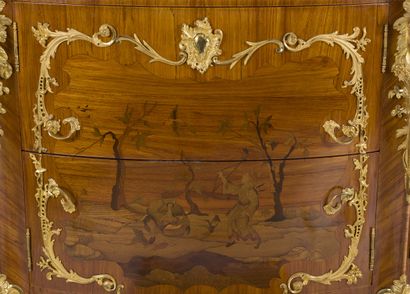 null RARE MIDDLE CHEST OF DRAWERS IN MARQUETRY
opening with two drawers on each side...