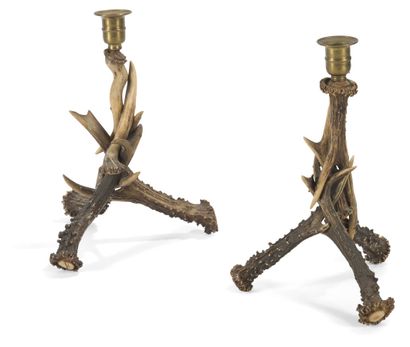 null TWO PAIRS OF CANDLESTICKS IN DEER WOOD*.
Beginning of the 20th century
H.: 31...