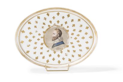 null PARIS
OVAL PORCELAIN DISH WITH POLYCHROME DECORATION
of a profile in bust of...
