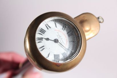 null Cane watch holder, the knob opening in brass on a pocket watch marked "Superieur...