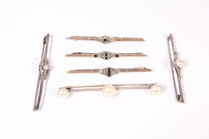 null Six Art Deco silver barrettes brooches decorated with pearls and imitation stones,...