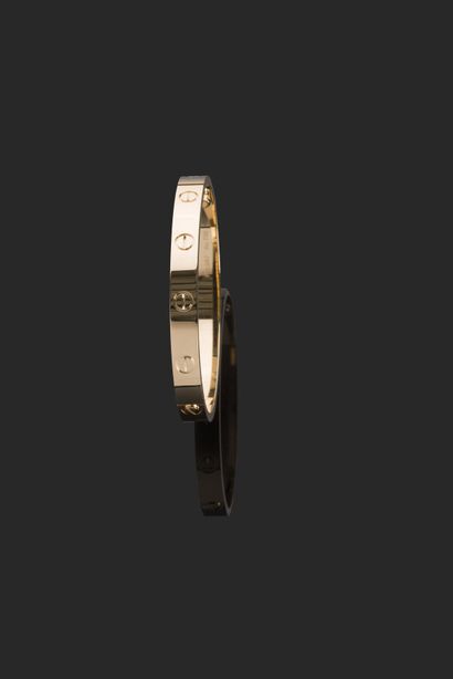 null Cartier, bracelet love en or jaune 750 millièmes, 30,8 g, numéroté PZL047, diamètre...