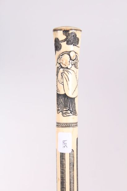 null Asian right cane in engraved bone with decoration of landscape, peacock, characters,...