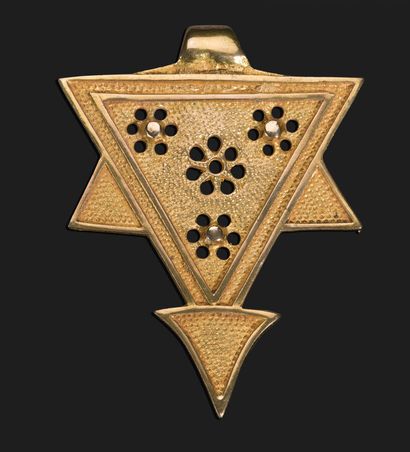 null Line VAUTRIN (1913-1997)
Gilt bronze pendant in the Moroccan taste of triangular...