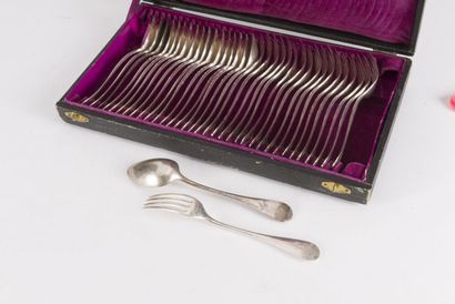 null Cailar Bayard, eighteen silver plated flatware, the patules numbered LB, in...