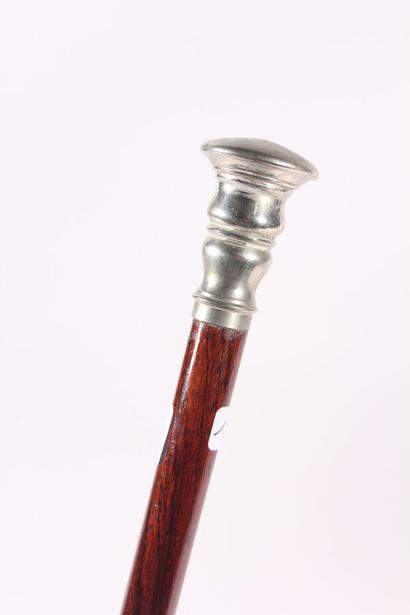 null Cane casse-tête (?), the shaft in rosewood, the knob in turned silver plated...