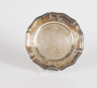 null Christofle, round dish in silver plated metal with scalloped edge, diameter...