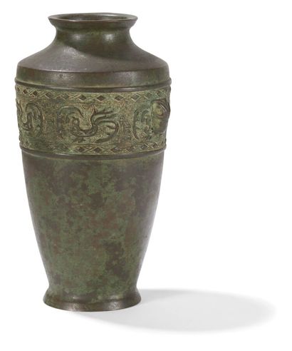 Vase dans le style archaïque
Chine, XXe siècle...