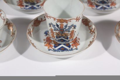 null Service à thé en porcelaine armoriée
Chine, XVIIIe siècle
Comprenant huit coupelles,...